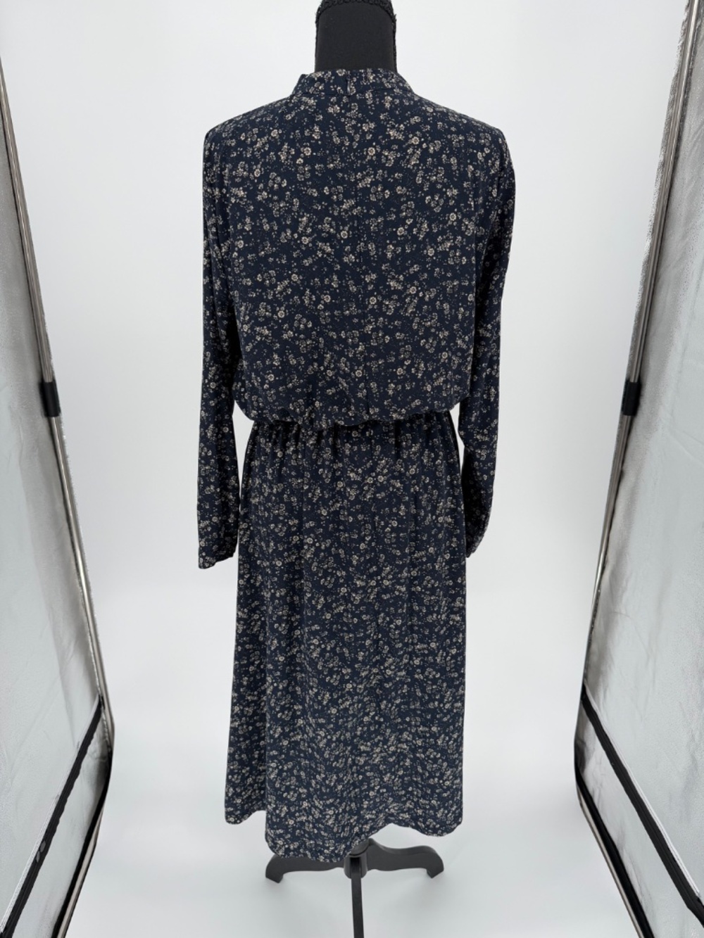 Button Navy Blue Calico‎ Floral Mock Neck Long Sleeve Midi Dress - Picture 7 of 9